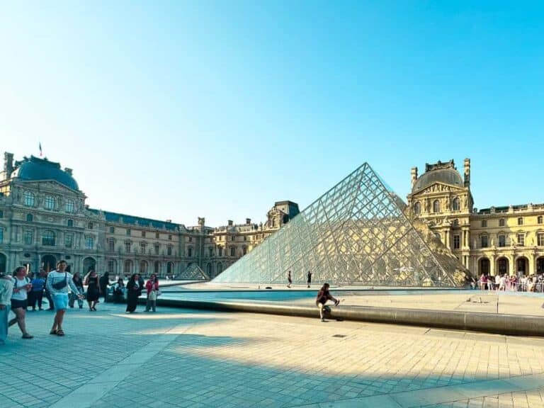 Visiting the Louvre and Tuileries Garden: Practical Tips for Your Paris Trip